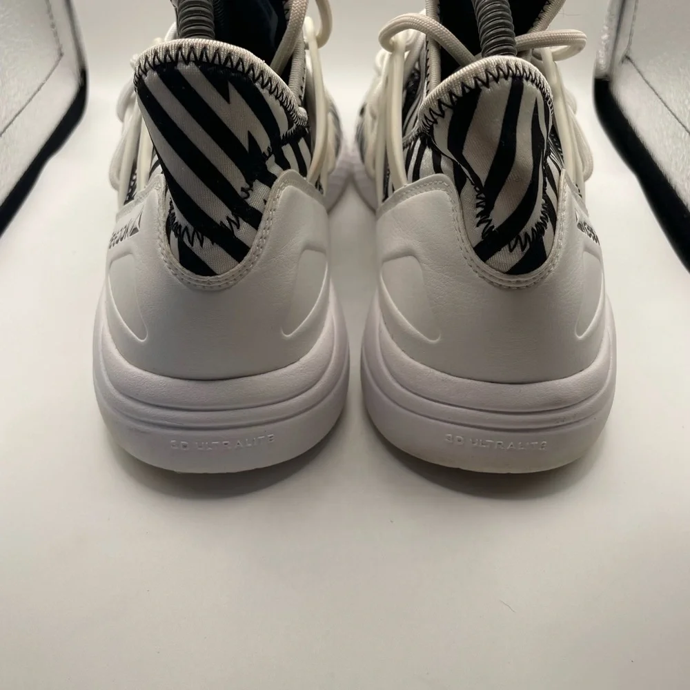 Reebok Black and White Patterned Sneakers women’s size 8.5